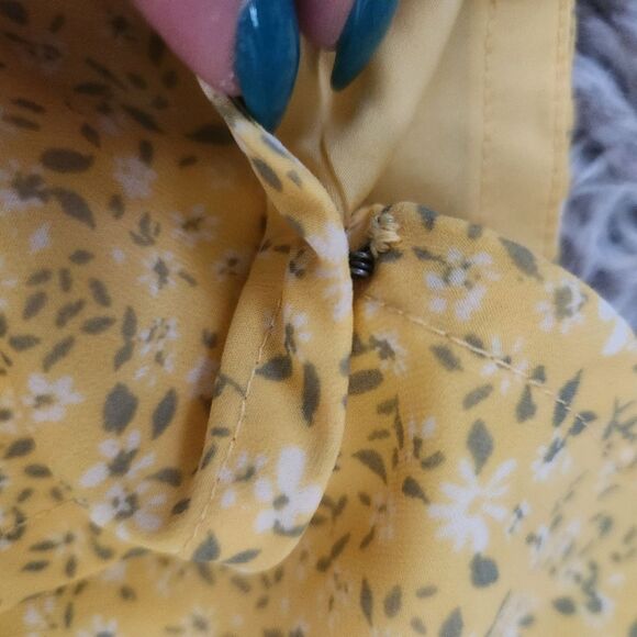 Hollister Spaghetti‎ Strap Wrap Dress Yellow Floral Size Small - Picture 6 of 12